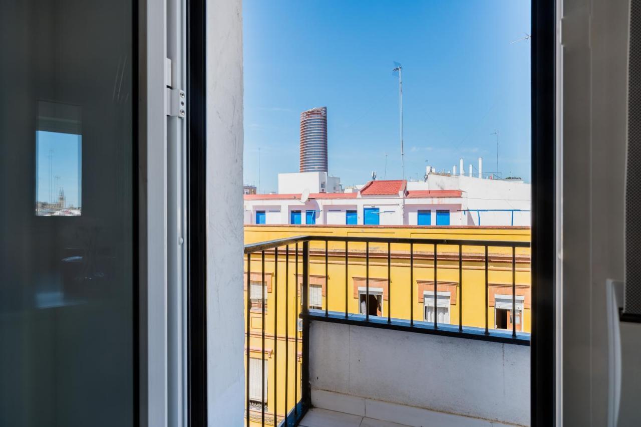 Wide And Colourful- 3Bd 1Bth- Triana Appartement Sevilla Buitenkant foto